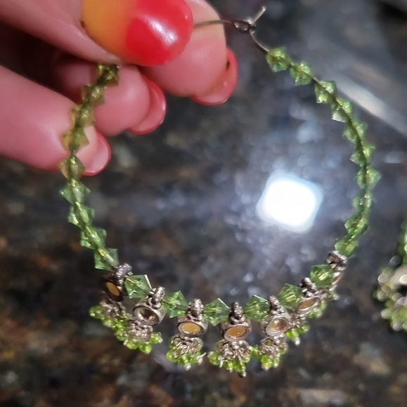 Handmade Emerald Green Earrings - Picture 1 of 2